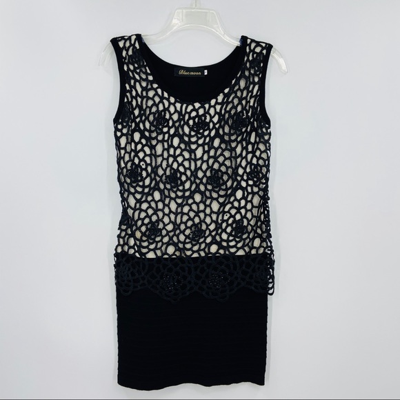 Blue Moon Dresses & Skirts - BLUE MOON Black Sleeveless Overlay Dress